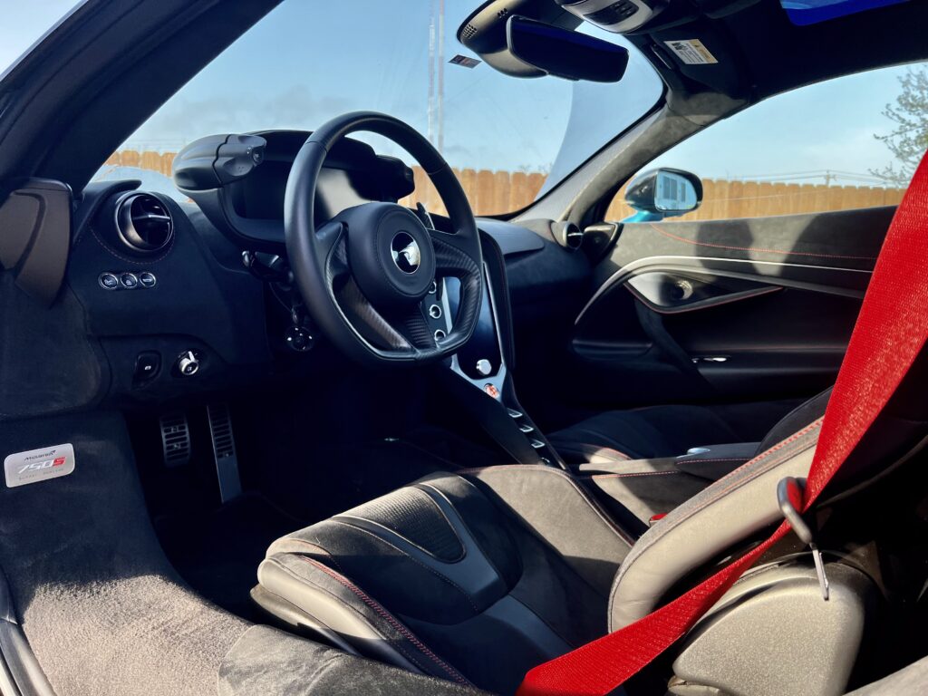 McLaren 750S Spider interior