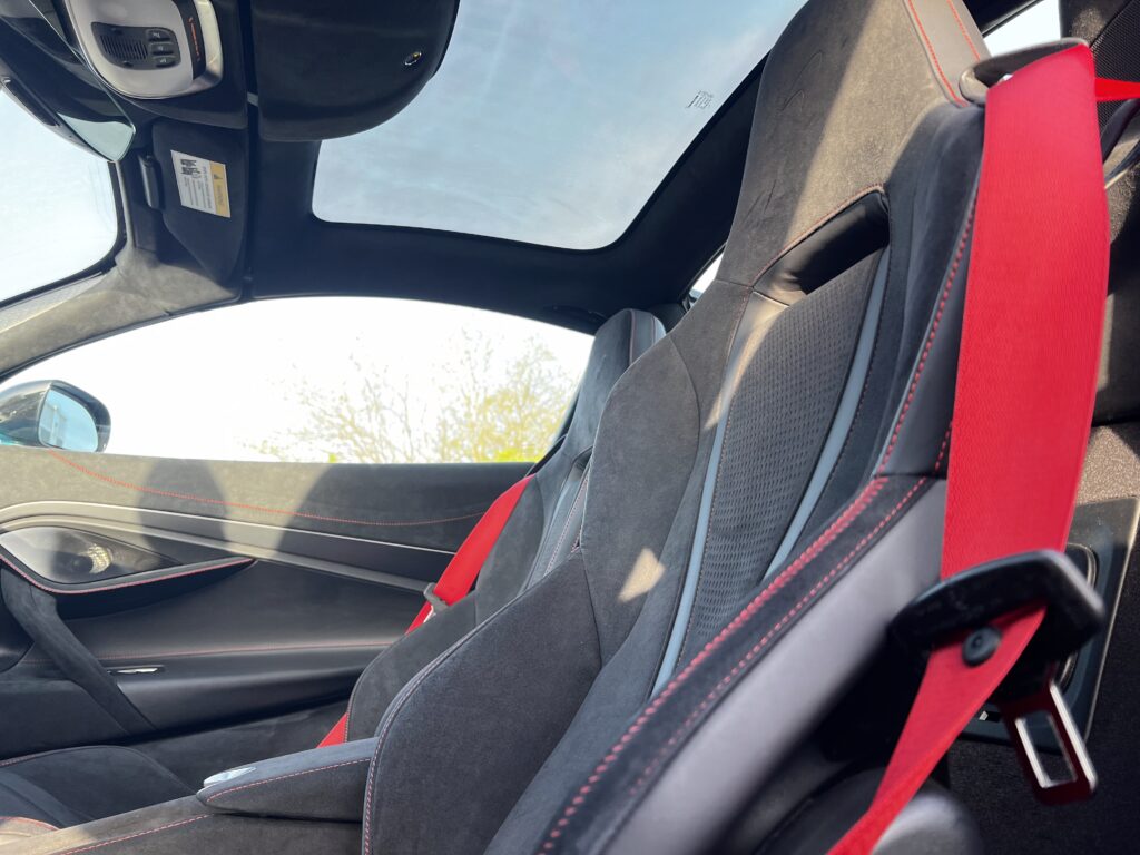 McLaren 750S Spider seats