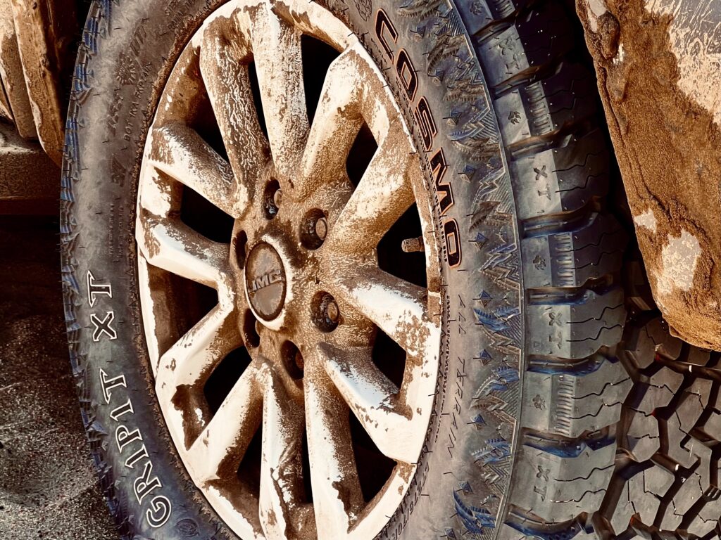 Cosmo Tires GRIPIT XT off road tire thread