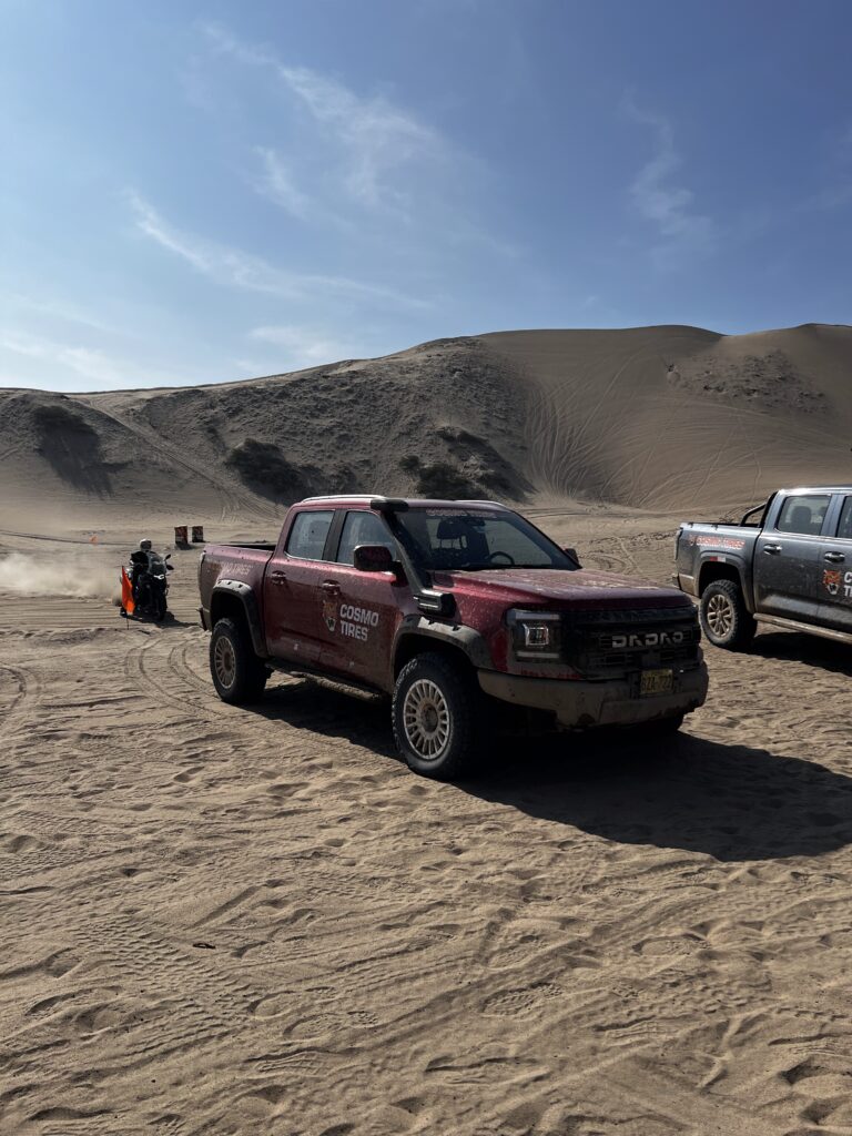 JMC Grand Avenue Pro truck off road Peru Cosmo Tires